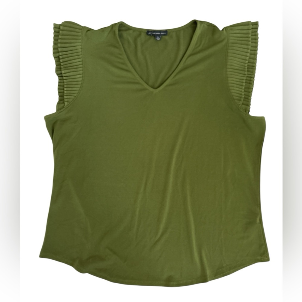 Adrianna Papell Women's size XL Olive Green V-Neck Pleated Cap Sleeve Top